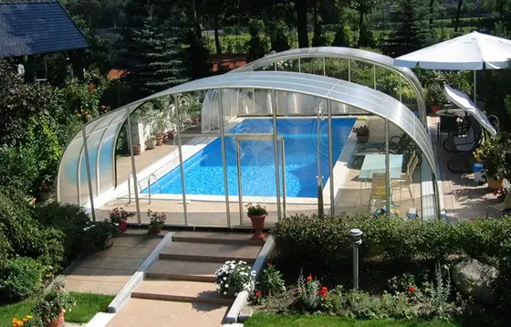 Center opening pool enclosure