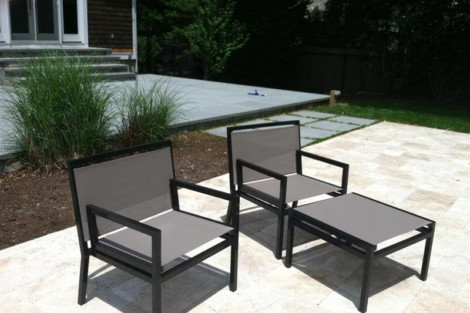 Stylish outdoor lounge chairs with matching ottoman, perfect for relaxing in your backyard or patio area. Modern outdoor lounge chairs with ottoman for outdoor living spaces.